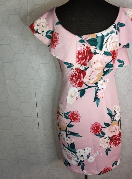 Guess womans convertible off the shoulder to one shoulder floral ruffle dress - Picture 8 of 16